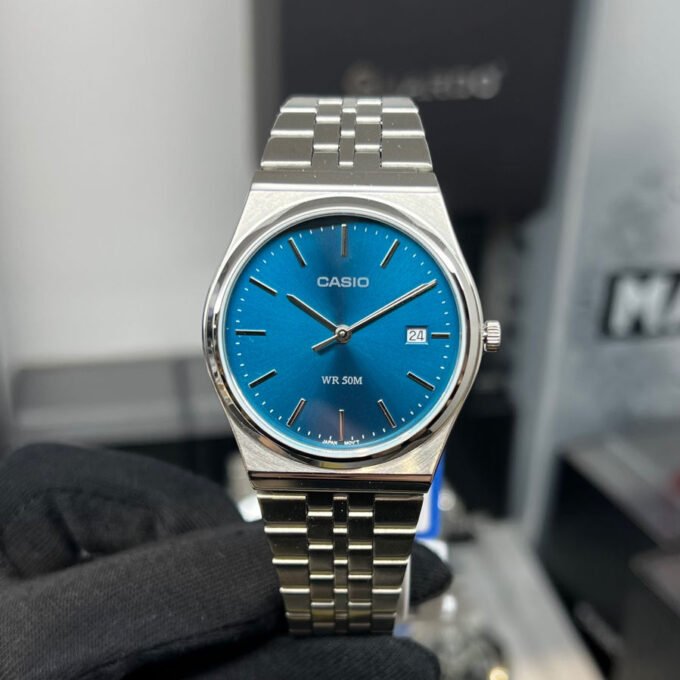 Montre Classique Homme - Casio MTP-B145D-2A2VDF - Acier Inoxydable, Bracelet Métal, Cadran Bleu, Étanche - Référence MTP-B145D-2A2VDF