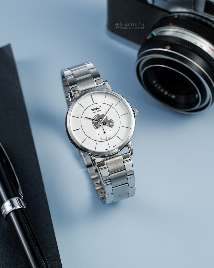 montre homme casio mtp b130d 7avdf bracelet en acier inoxydable affichage analogique résistant à l'eau