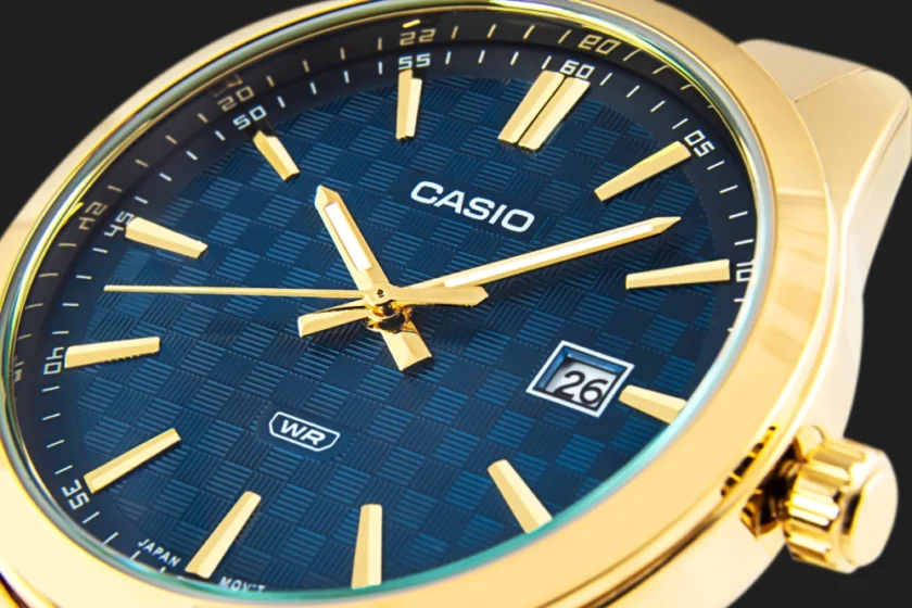 montre homme casio classique résistante à leau, affichage analogique, bracelet acier inoxydable doré, cadran bleu mtp vd03g 2audf