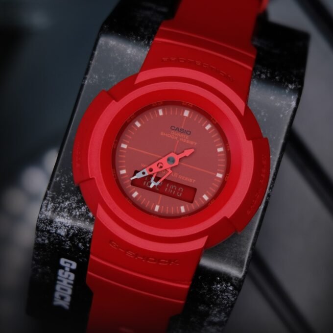 Montre Homme Casio G-SHOCK - Analogique & Numérique, Chronomètre, Alarme, Résistant aux chocs et à l’eau 200m - Bracelet Résine Rouge - Verre Minéral - AW-500BB-4EDR