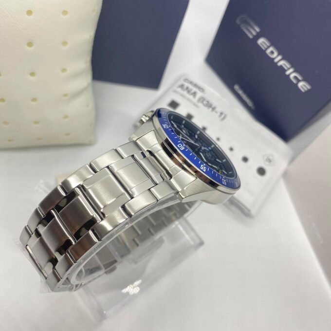 Montre Casio EFV-540D-1A2VUDF - Homme - Chronographe, Design Classique, Bracelet Acier Inoxydable - Argenté/Blue - Référence EFV-540D-1A2VUDF