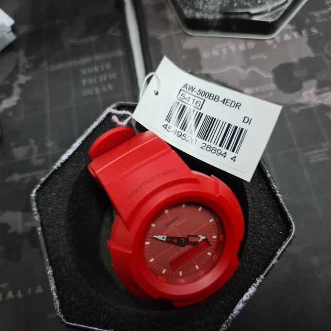 Montre Homme Casio G-SHOCK - Analogique & Numérique, Chronomètre, Alarme, Résistant aux chocs et à l’eau 200m - Bracelet Résine Rouge - Verre Minéral - AW-500BB-4EDR