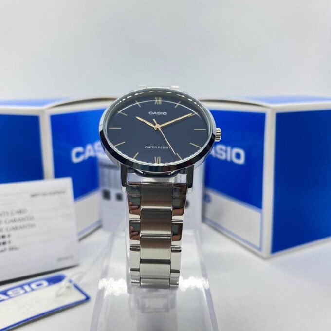 Montre CASIO Femme -LTP-VT01D-2BUDF - Bracelet Gris En Acier Inoxydable - Résistante à l'eau - 12 Mois De Garantie