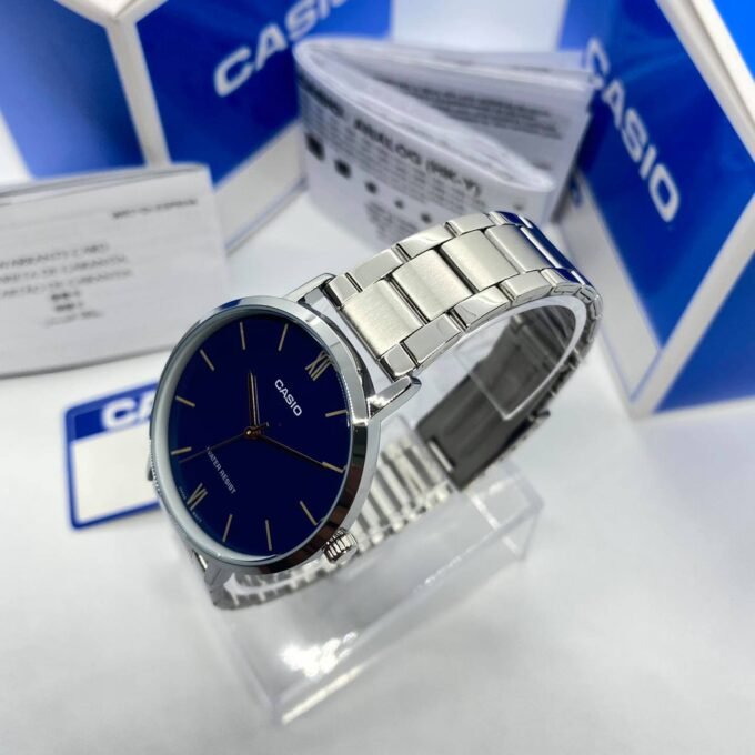 Montre CASIO Femme -LTP-VT01D-2BUDF - Bracelet Gris En Acier Inoxydable - Résistante à l'eau - 12 Mois De Garantie