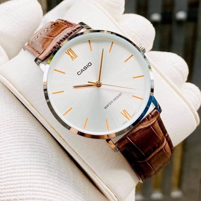 Montre Homme Casio MTP-VT01L-7B2UDF - Analogique, Résistante à leau, Bracelet Cuir Marron, Boîtier 46mm, Autonomie 3 ans