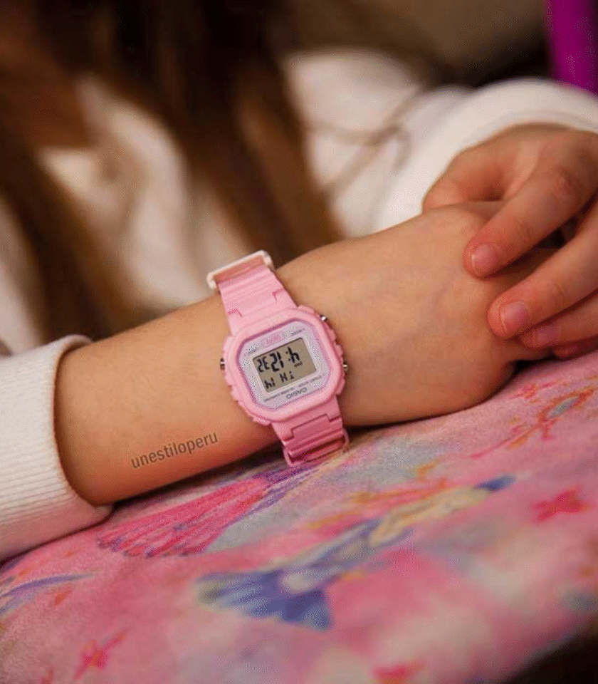 Montre Jeunesse Casio Collection - LA-20WH-4A1DF Bracelet En Résine Rose - Affichage Numérique - Résistant à l'eau – Image 4