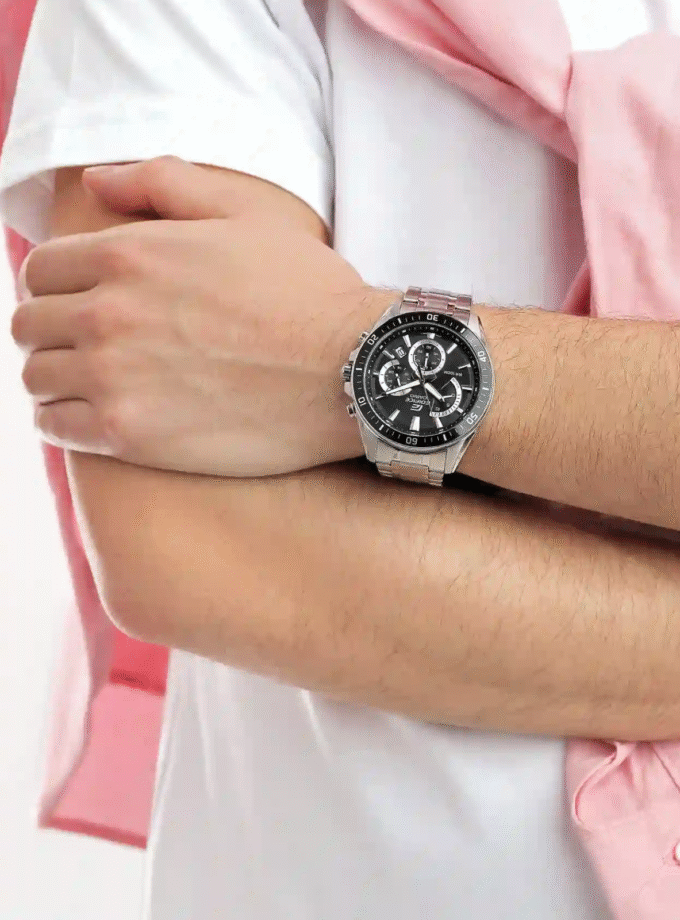 Montre Homme Casio EDIFICE - EFR-552D-1AVUDF - Bracelet en Acier Inoxydable - Affichage analogique - Résistant à l'eau