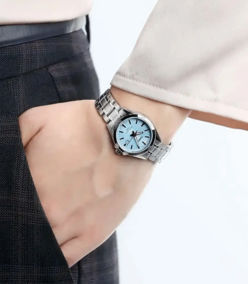 Montre Femme Casio - LTP-1308D-2AVDF - Bracelet en Acier Inoxydable - Affichage analogique - Résistant à l'eau – Image 2