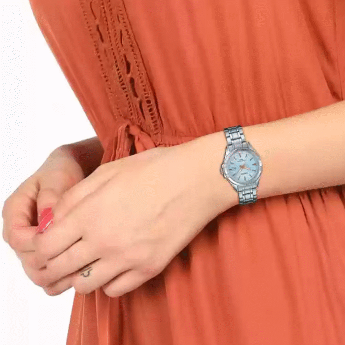 Montre Femme Casio - LTP-1308D-2AVDF - Bracelet en Acier Inoxydable - Affichage analogique - Résistant à l'eau