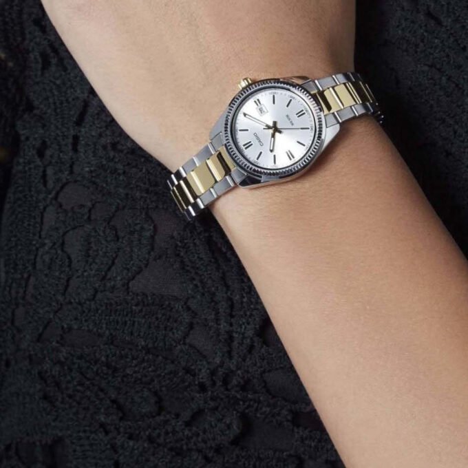 Montre Femme Casio - LTP-1302SG-7AVDF - Bracelet en acier inoxydable - Résistant à l'eau