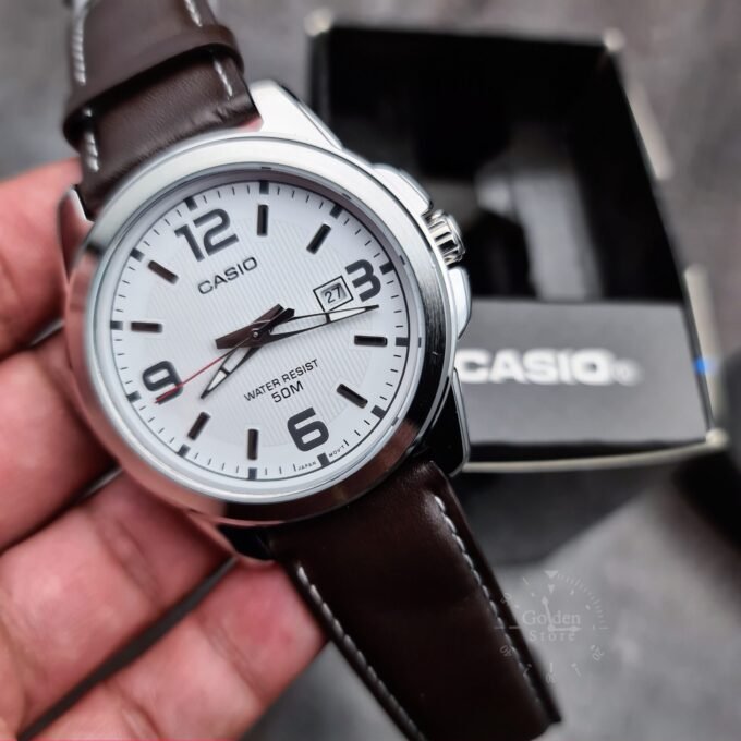 Montre Homme Casio - Bracelet en cuir marron - Affichage analogique - Résistant à l'eau - MTP-1314L-7AVDF