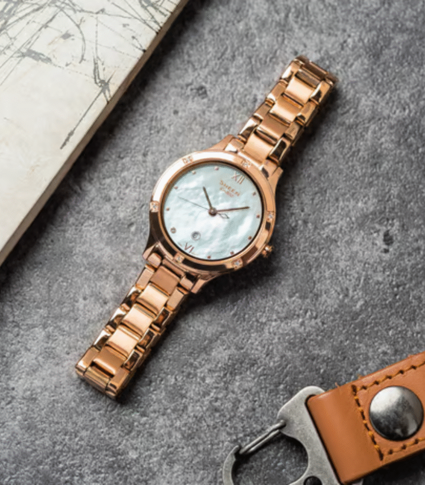 Montre Femme Casio Sheen - SHE-4546PG-3AUDF - Bracelet Dorée Rose En Acier Inoxydable - Résistance à l'Eau 50 M - Verre Saphir – Image 2