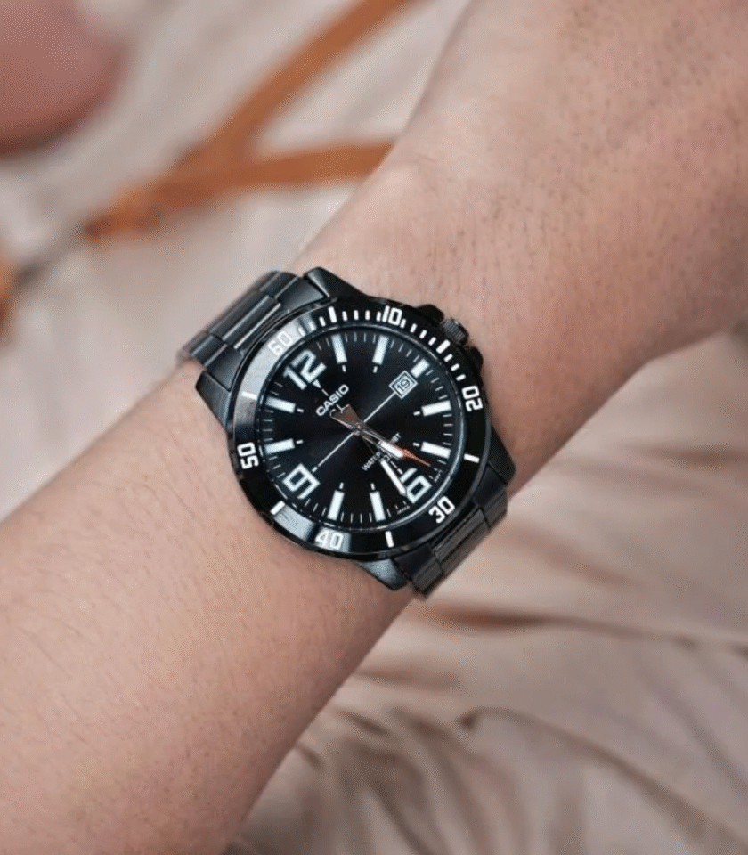 Montre Homme Casio Collection - MTP-VD01B-1BVUDF - Bracelet Noir En Acier Inoxydable - Résistance à l'eau 50 M – Image 2