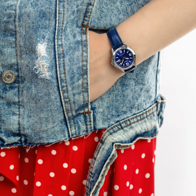 Montre Casio Femme - LTP-V004L-2BUDF- Bracelet en cuir Bleu - Affichage analogique - Résistant à l'eau