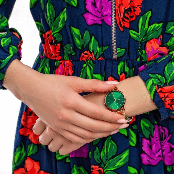 Montre Femme Casio Collection - Analogique LTP-VT02G-3AUDF - Bracelet Dorée en Acier Inoxydable - Cadran vert - Résistant à l'eau