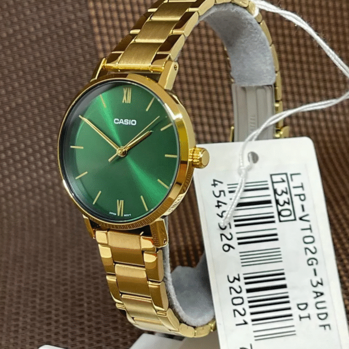 Montre Femme Casio Collection - Analogique LTP-VT02G-3AUDF - Bracelet Dorée en Acier Inoxydable - Cadran vert - Résistant à l'eau