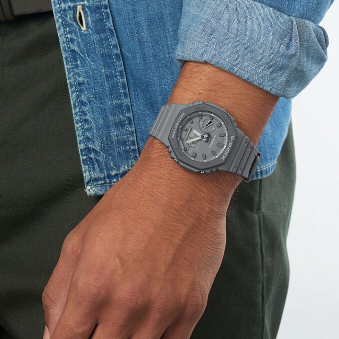 Montre Homme Casio G-Shock GA-2110ET-8ADR - Bracelet Gris En Silicone - Résistance à l'eau 200 Mètres