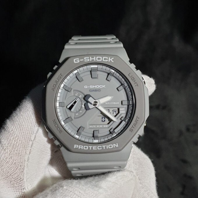 Montre Homme Casio G-Shock GA-2110ET-8ADR - Bracelet Gris En Silicone - Résistance à l'eau 200 Mètres