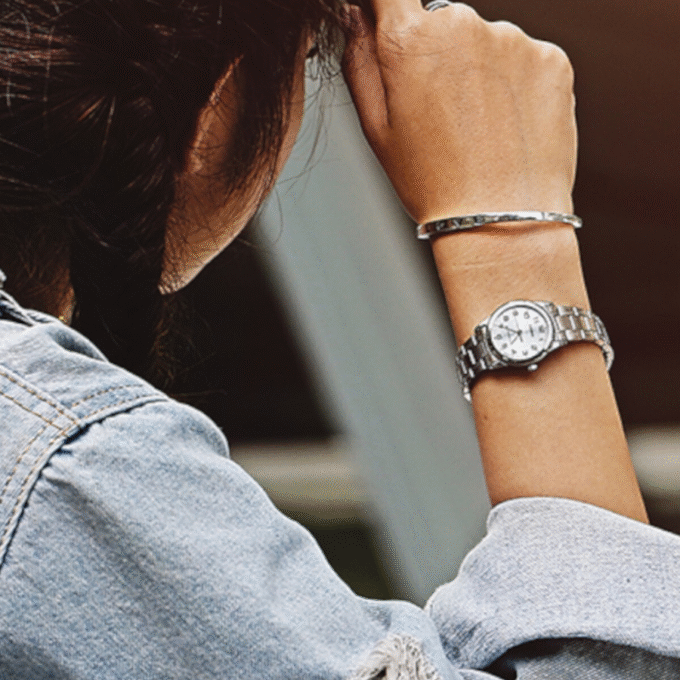 Montre CASIO Femme - Bracelet Gris En Acier Inoxydable - Cadran Blanc - 12 Mois De Garantie - LTP-V001D-7BUDF