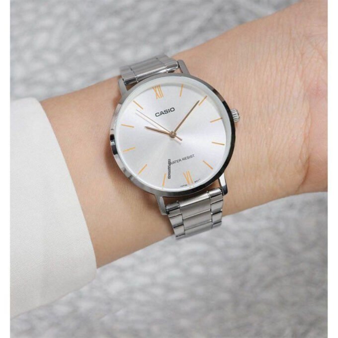 Montre Femme Casio - LTP-VT01D-7BUDF - Bracelet en acier inoxydable argent - Verre minéral - Affichage analogique