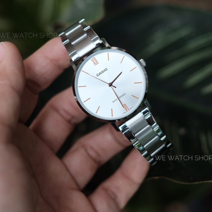 Montre Femme Casio - LTP-VT01D-7BUDF - Bracelet en acier inoxydable argent - Verre minéral - Affichage analogique