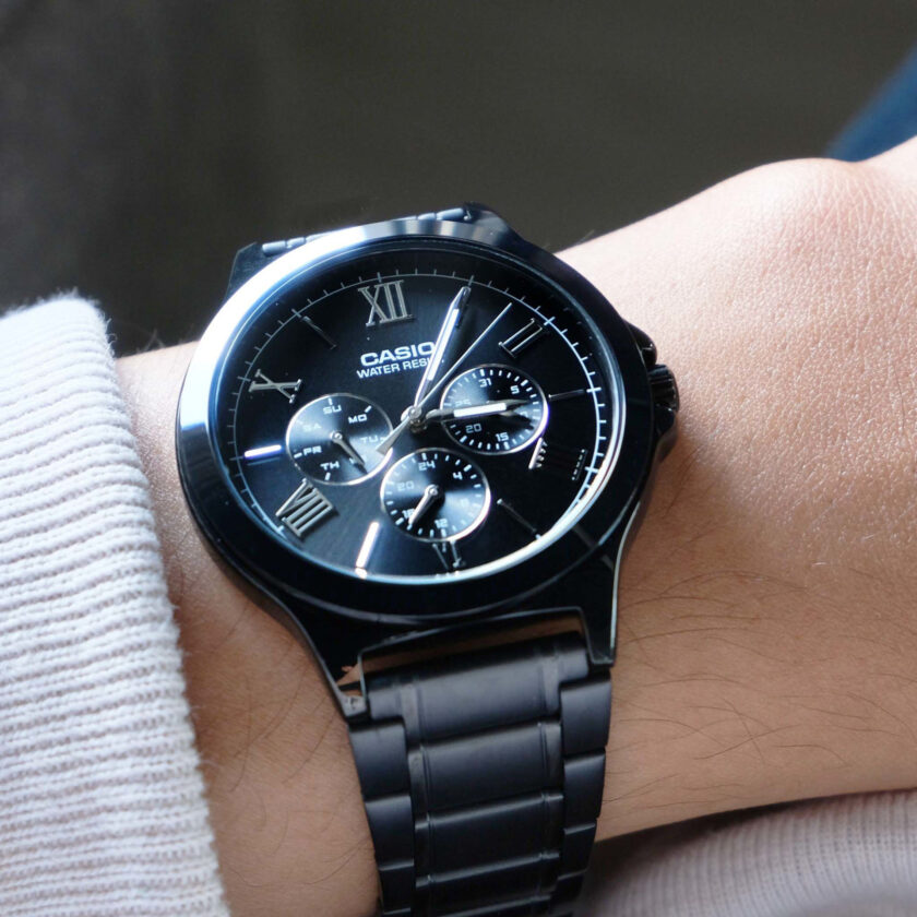 Montre Homme Casio Collection - MTP-V300B-1AUDF - Bracelet Noir En Acier Inoxydable - Résistance À L'Eau 30 M