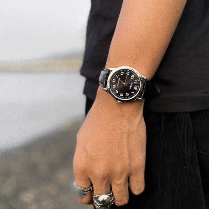 Montre Homme Casio - MTP-V001L-1BUDF - Bracelet En Cuir Noir - Affichage analogique - Résistant à l'eau