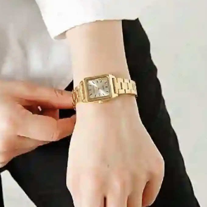 Montre Casio Femme - LTP-V007G-9EUDF - Bracelet Dorée En Acier Inoxydable - Affichage analogique - Résistant à l'eau - 12 Mois De Garantie