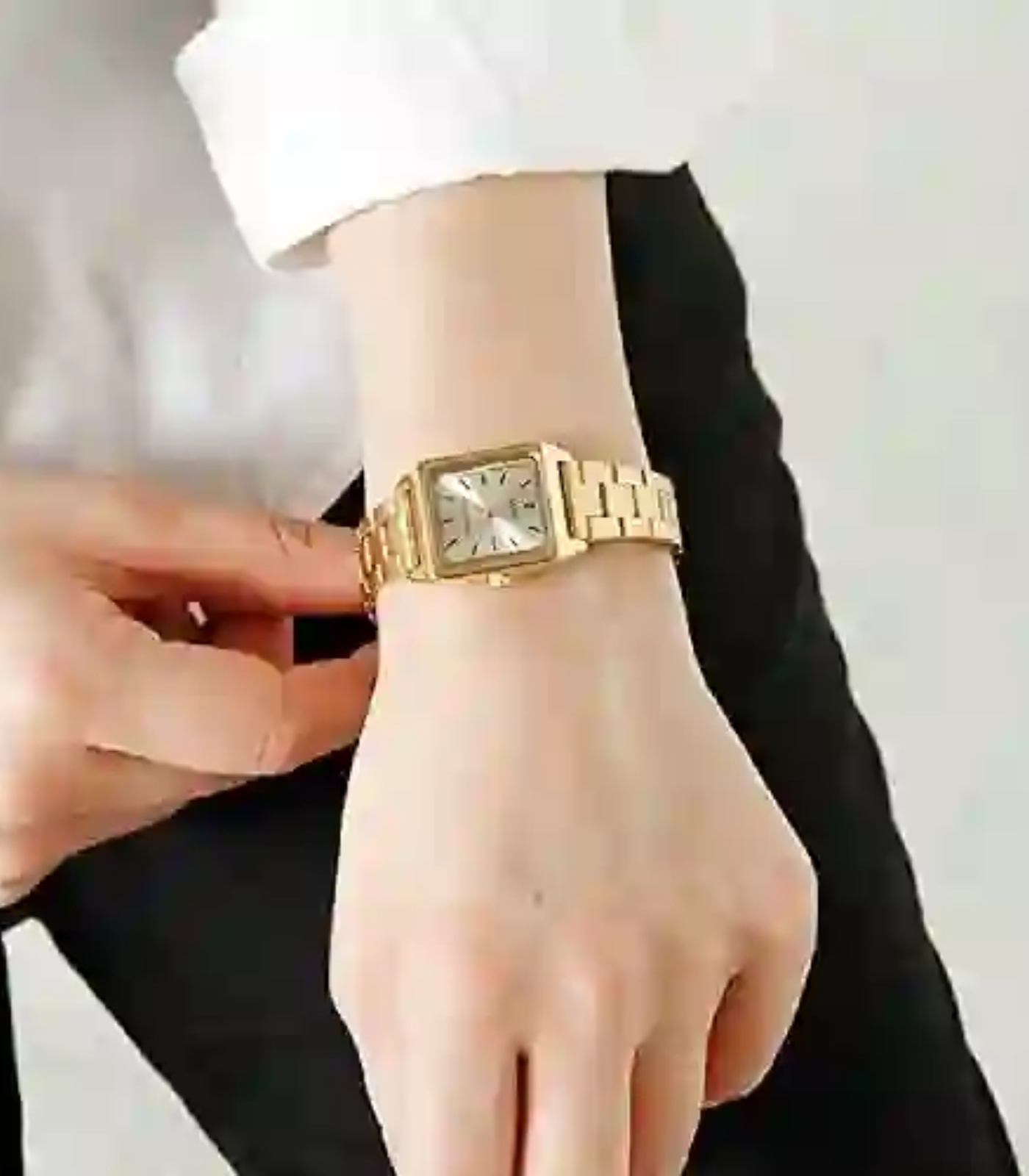 Montre Casio Femme - LTP-V007G-9EUDF - Bracelet Dorée En Acier Inoxydable - Affichage analogique - Résistant à l'eau - 12 Mois De Garantie