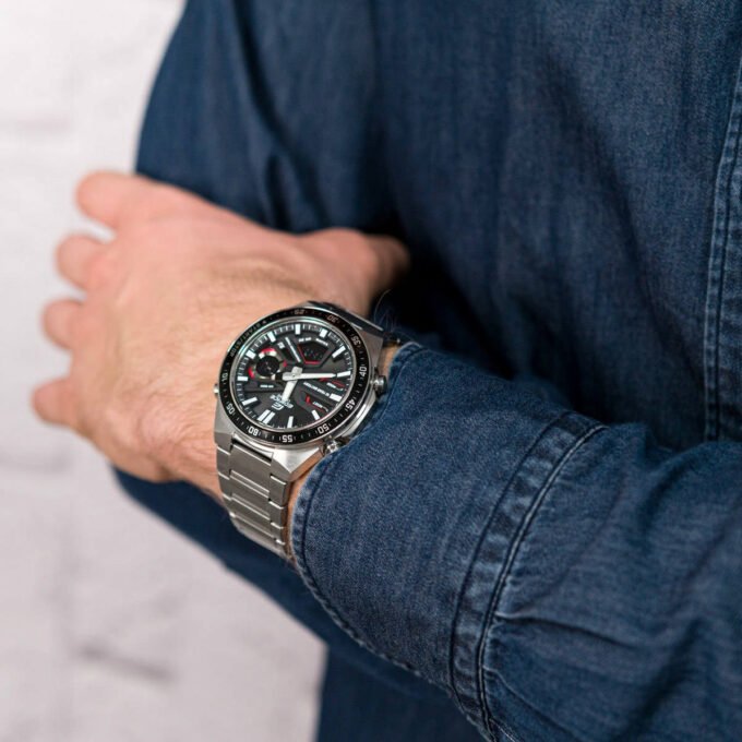 Montre Homme Casio Edifice - EFV-C110D-1A4VDF - Affichage analogique - Bracelet en acier inoxydable - Résistant à l'eau