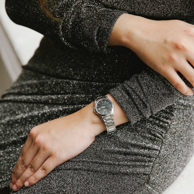 Casio Montre Femme - LTP-1183A-1ADF - Bracelet en acier inoxydable - Affichage analogique - Résistant à l'eau