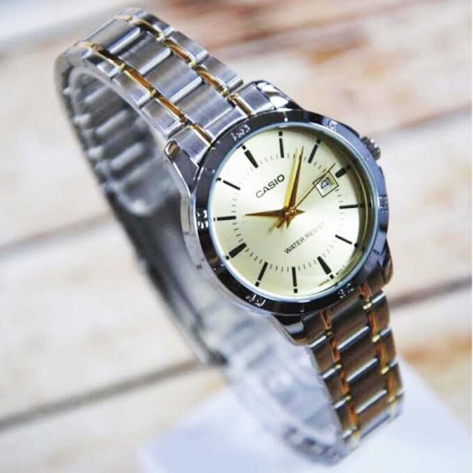 Montre Femme Casio - LTP-V004SG-9AUDF - Bracelet en acier inoxydable argent/or - Résistant à l'eau