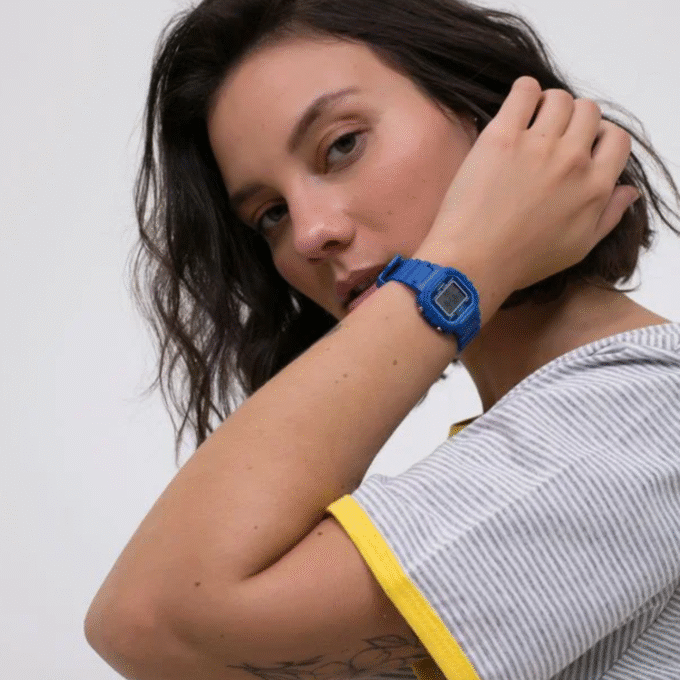 Montre Jeunesse Casio - LA-20WH-2ADF - Bracelet en Résine bleu - Affichage analogique - Résistant à l'eau