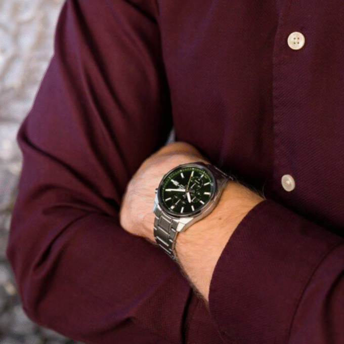 Montre Homme Casio Edifice - EFV-610D-3CVUDF - Bracelet en acier inoxydable - Cadran Vert - Affichage analogique - Résistant à l'eau