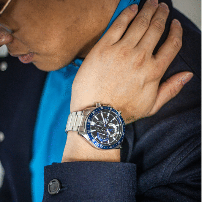 Montre Homme Casio Edifice - EFV-620D-1A2VUDF - Bracelet en acier inoxydable - Chronographe - Affichage analogique - Résistant à l'eau