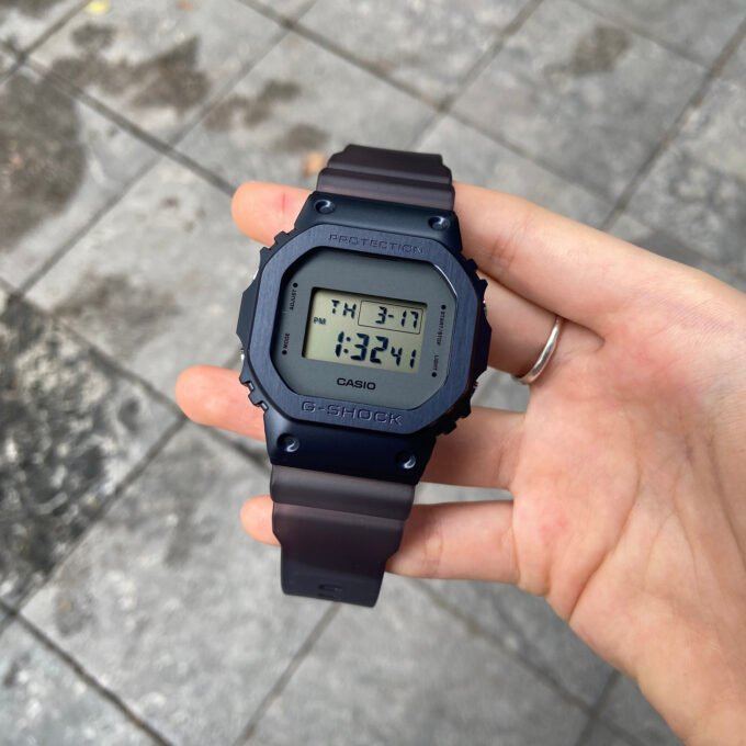 Montre Homme Casio G-Shock - GM-5600MF-2DR - Bracelet en résine noir - Affichage Numérique - Résistant à l'eau