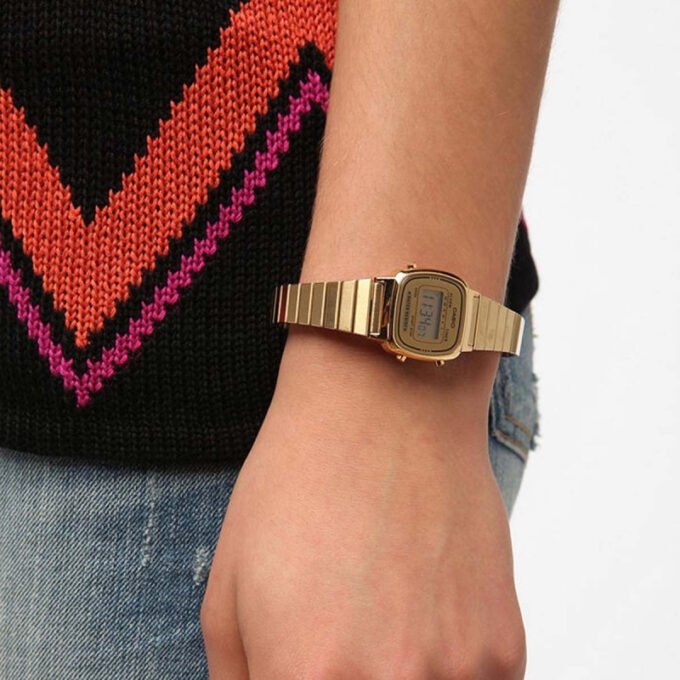 Montre Unisexe Casio - LA670WGA-9DF - Bracelet en Acier inoxydable Doré - Affichage numérique - Résistant à l'eau