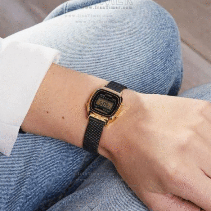 Montre Femme Casio - LA670WEMB-1DF - Bracelet en Acier Inoxydable Noir - Maille Milanaise - Affichage numérique - Résistant à l'eau