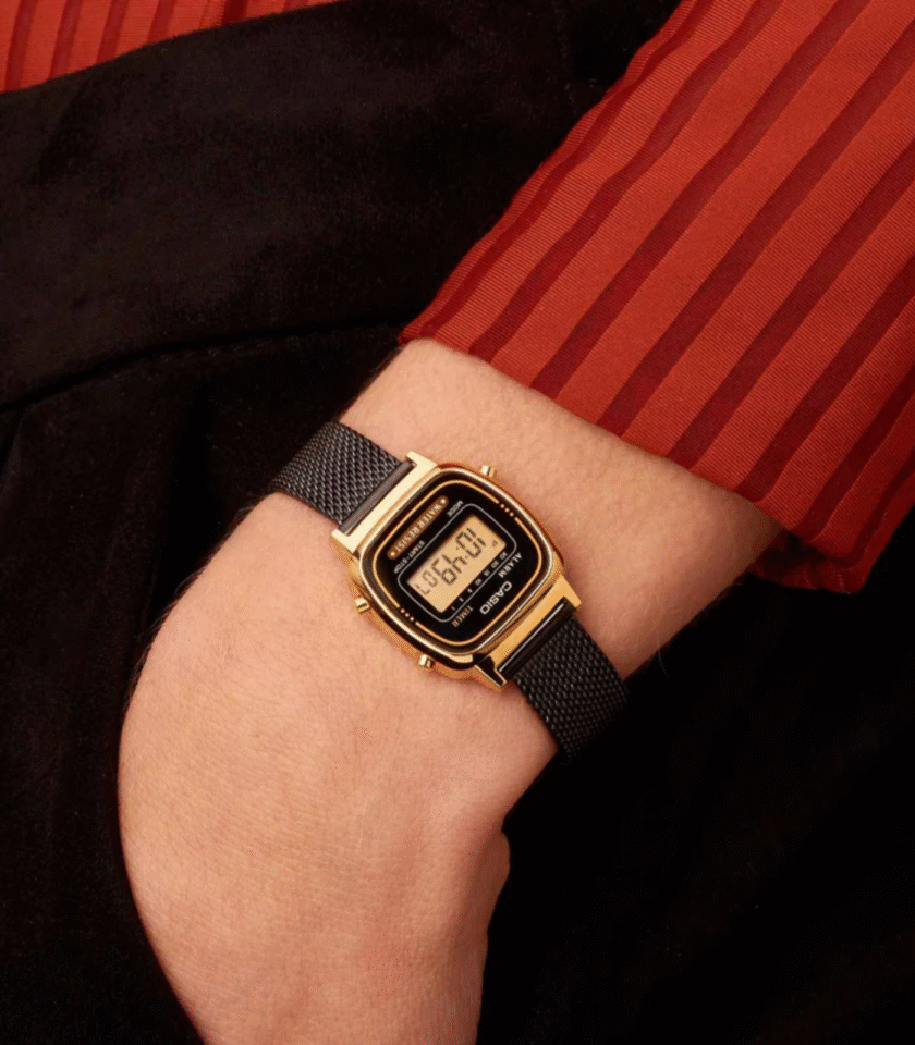 Montre Femme Casio - LA670WEMB-1DF - Bracelet en Acier Inoxydable Noir - Maille Milanaise - Affichage numérique - Résistant à l'eau – Image 3
