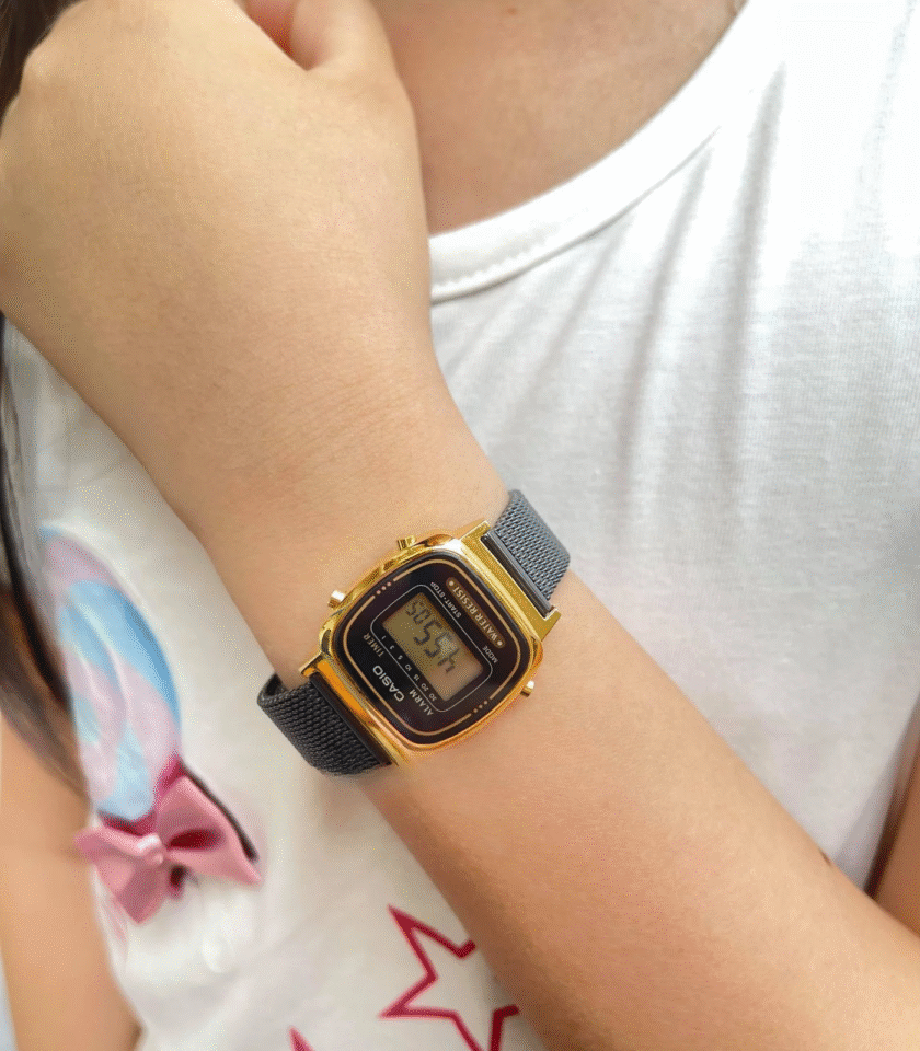 Montre Femme Casio - LA670WEMB-1DF - Bracelet en Acier Inoxydable Noir - Maille Milanaise - Affichage numérique - Résistant à l'eau – Image 4
