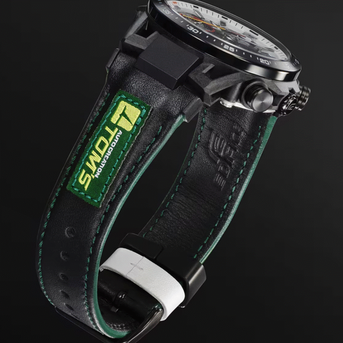 Casio Edifice x Montre Tom's Toyota EFS-S641TMS-1ADR - Motorsports en édition limitée - Cuir véritable - Solaire