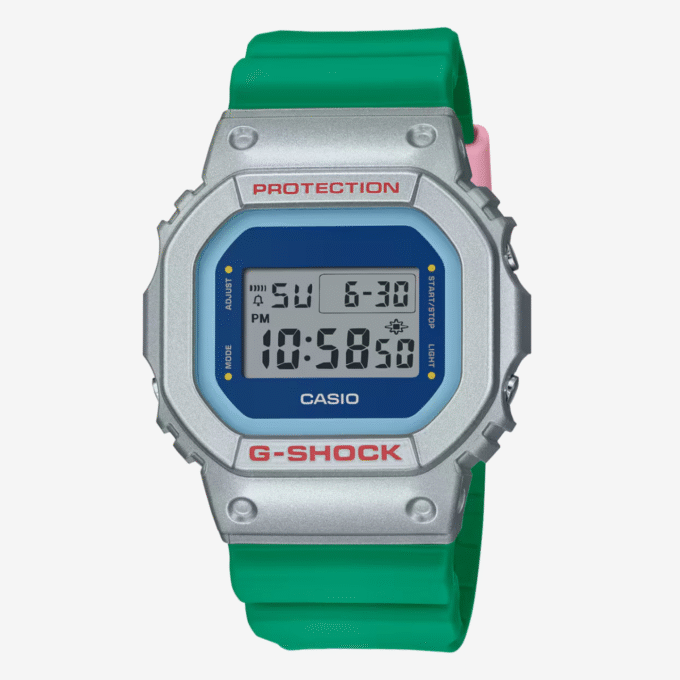 Montre Classique Homme - Casio G-SHOCK - DW-5600EU-8A3DR – Digital, Résistante aux chocs, Étanche 200m, Bracelet Résine – Gris – Référence DW-5600EU-8A3DR