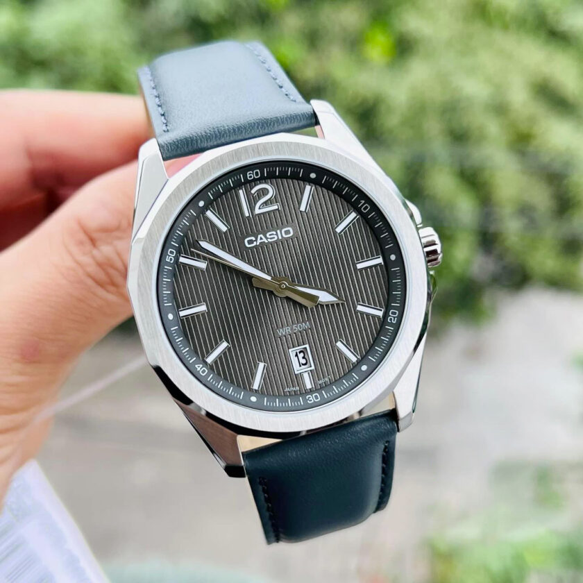 montre classique homme design moderne et élégant, cadran à motif rayé, étanche 50m, bracelet cuir véritable acier inoxydable mtp e725l 1avdf