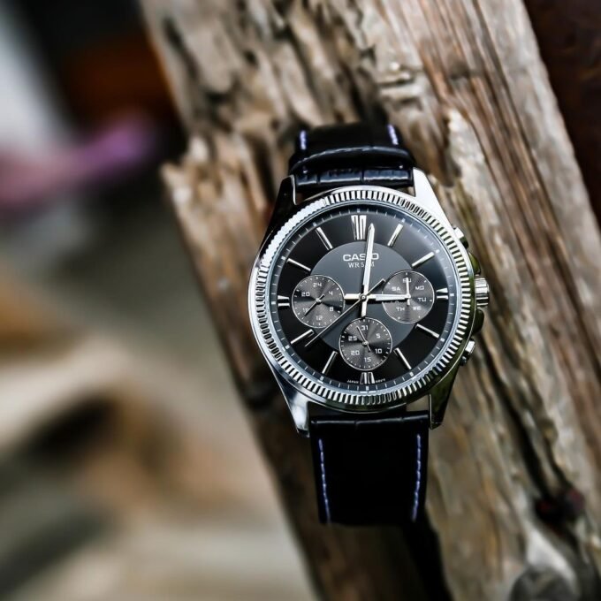 Montre Casio Homme - MTP-1375L-1AVDF - Bracelet Noir En Cuir Véritable - Résistante À L'Eau - 12 Mois De Garantie