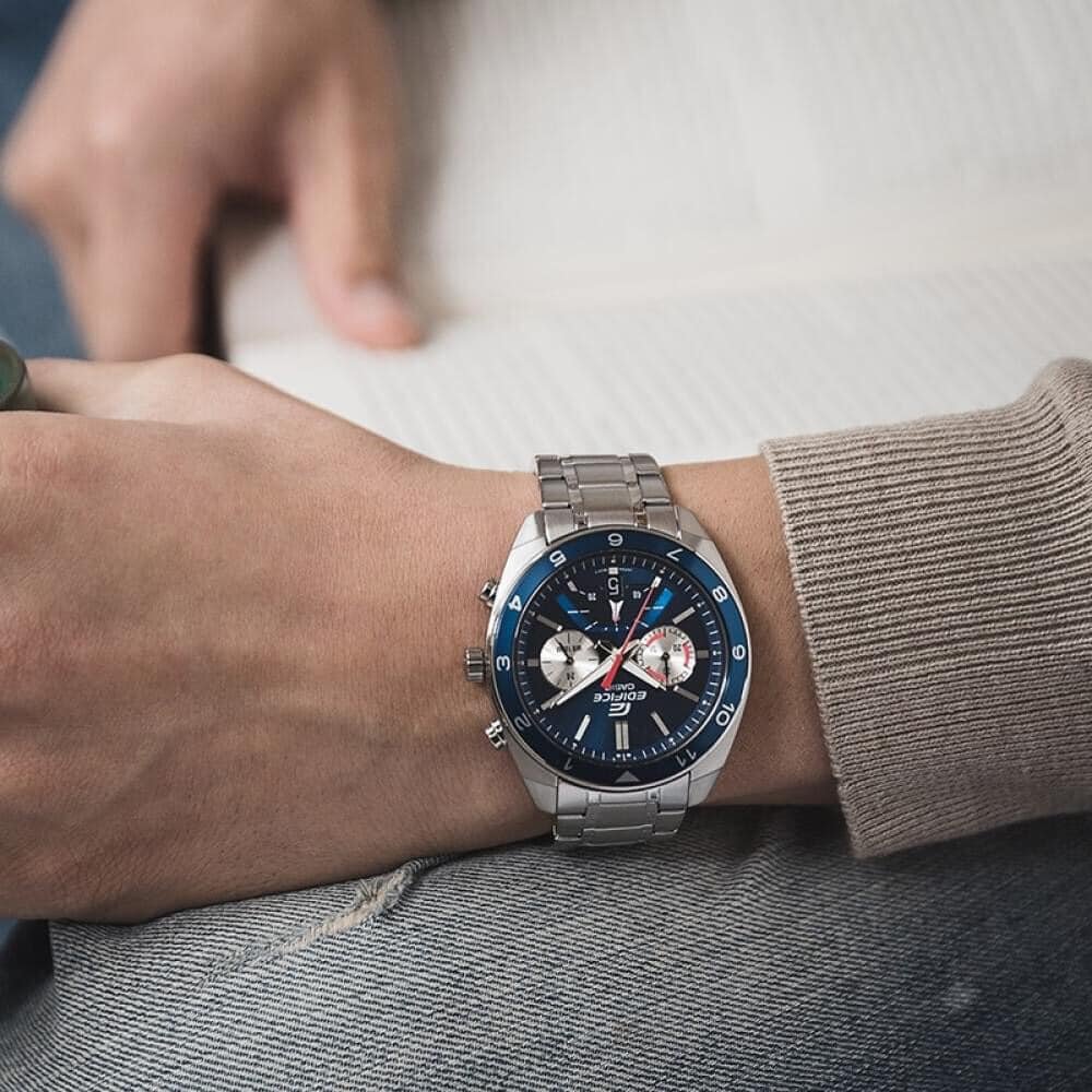 montre-casio-homme-efv-590d-2avudf-bracelet-gris-en-acier-inoxydable-resistante-a-leau-12-mois-de-garantie-efv-590d-2avudf