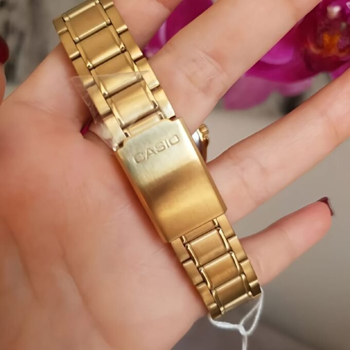 Montre Classique Femme - Casio LTP-V300G-1AUDF - Quartz, Bracelet Acier, Étanche, Affichage Analogique - Or - Référence LTP-V300G-1AUDF