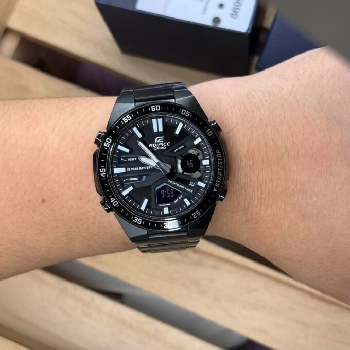 Montre Classique - Casio - Homme - Chronographe, Résistante à lEau, Bracelet Acier Inoxydable, Verre Minéral - Argent - EFV-C110DC-1ADF