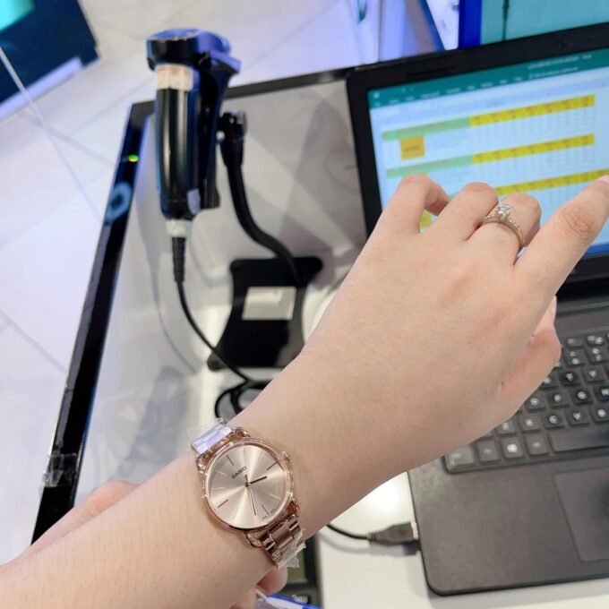 Montre Femme Casio - LTP-E412PG-4ADF - Bracelet en acier inoxydable doré - Résistant à l'eau