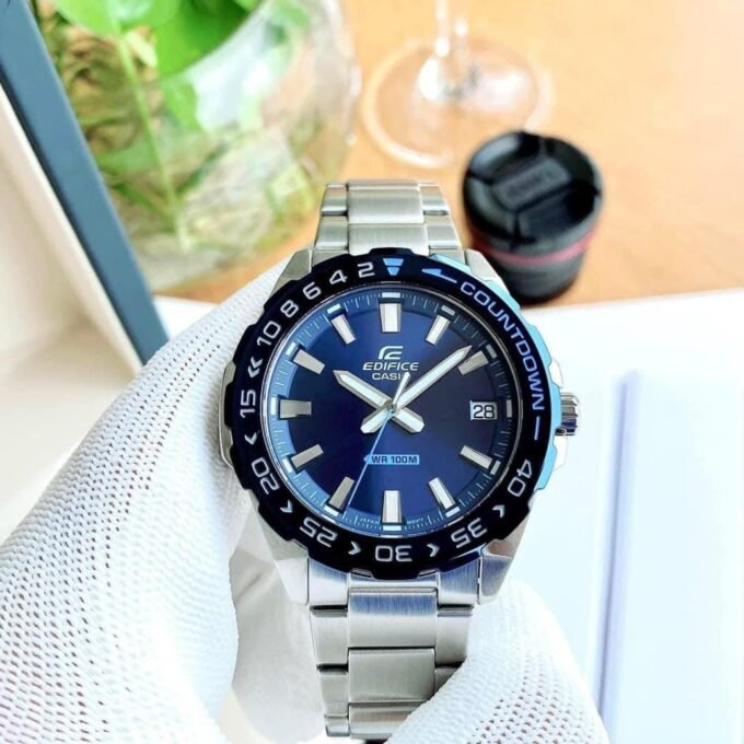 Montre CASIO Homme - EFV-120DB-2AVUDF - Bracelet Gris En Acier Inoxydable - Résistante à l'eau - 12 Mois De Garantie