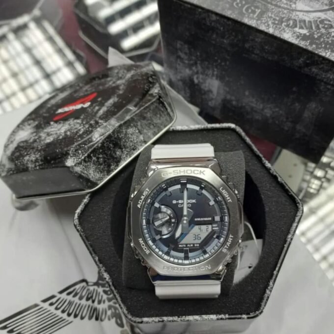 Montre Casio G-Shock GM-2100WS-7ADR - Quartz, Acier inoxydable, Résine blanche, Étanche 200m, Analogique-Numérique, Résistant aux chocs